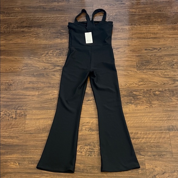 NWT Chic Black Sleeveless Jumpsuit - Picture 5 of 8